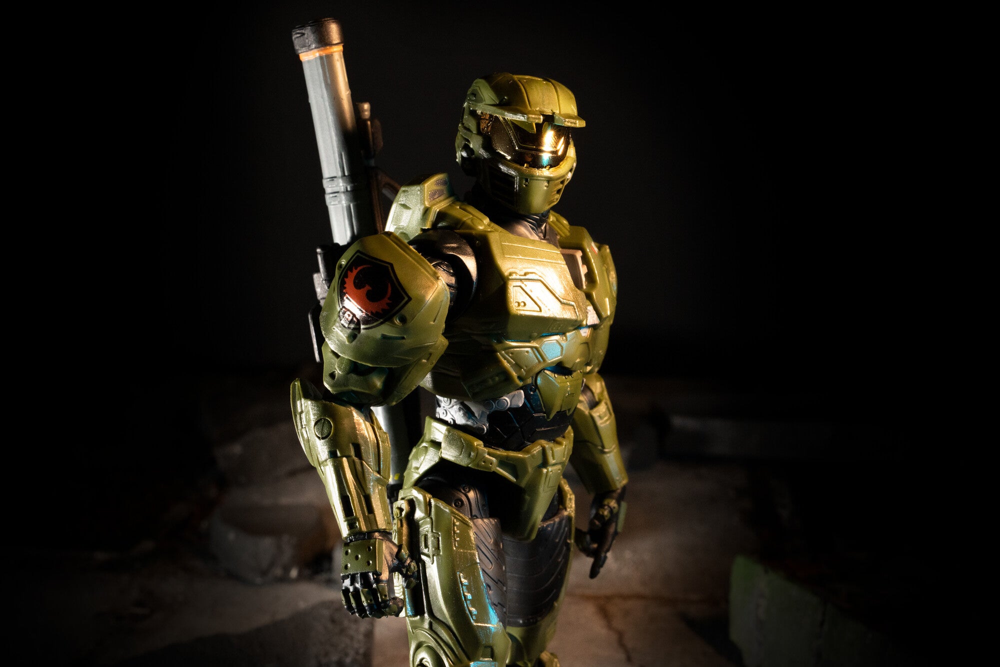 HLW0409_HALO_DOUGLAS042_ART12_lpr.jpg