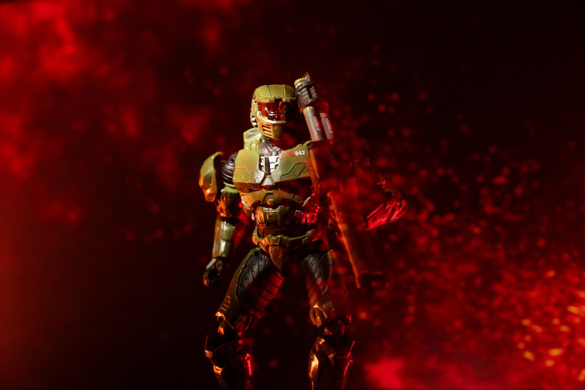 HLW0409_HALO_DOUGLAS042_ART1_lpr.jpg