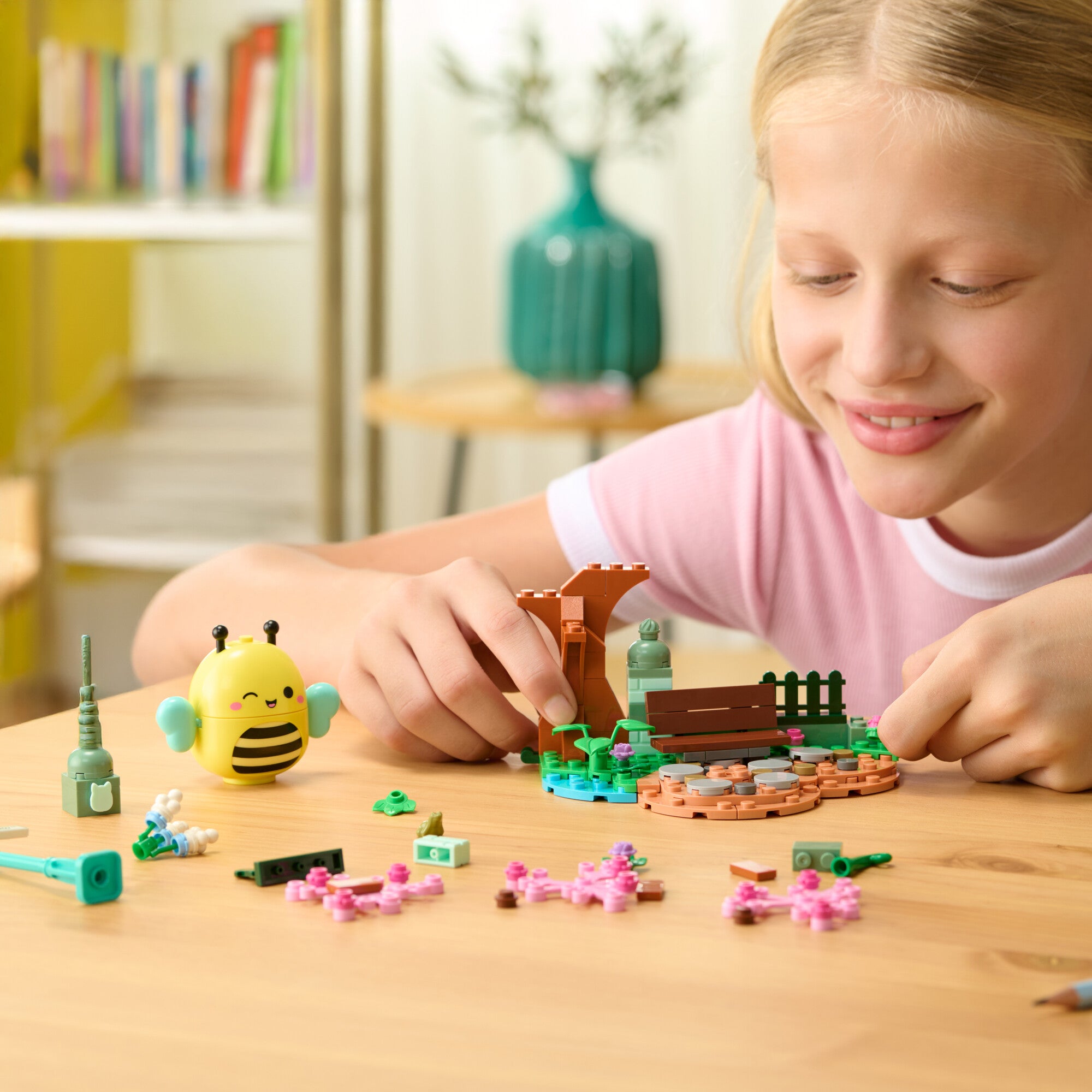 JAZWARES-BLDR-LIFESTYLE6486-1x1-yellow_lpr.jpg
