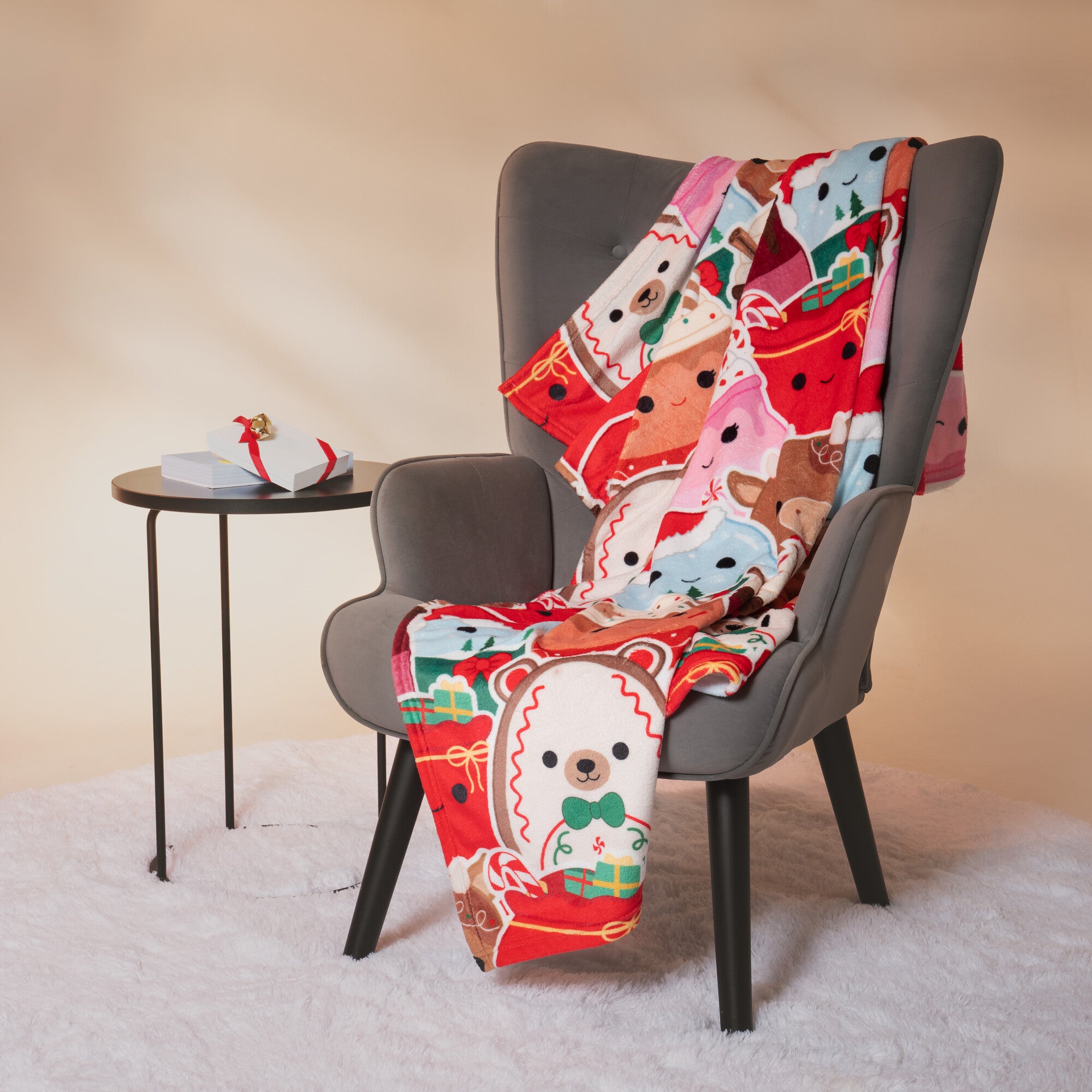 MTO0002_Squismallows_PrintedThrowBlanket_DTC_Lifestyle-Cropped5000x5000_lpr.jpg