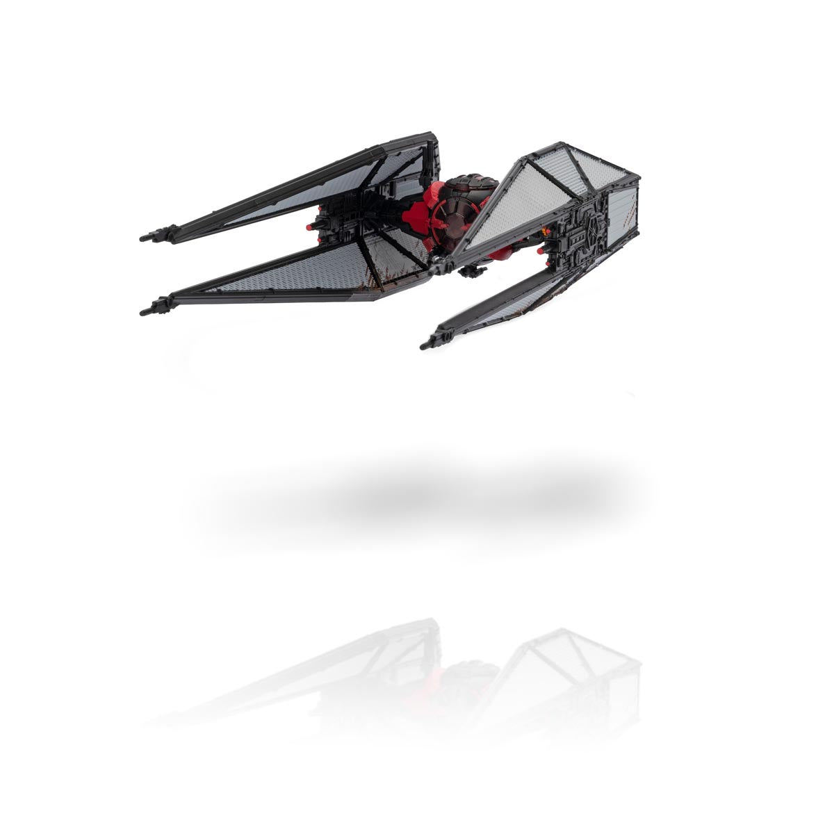 SWJ0346-SmallVehicle_3__-TIEWhisper_Destroyed_w_KyloRen_Rare_-Series7-OPFlyingwithFigure3_4L_lpr.jpg