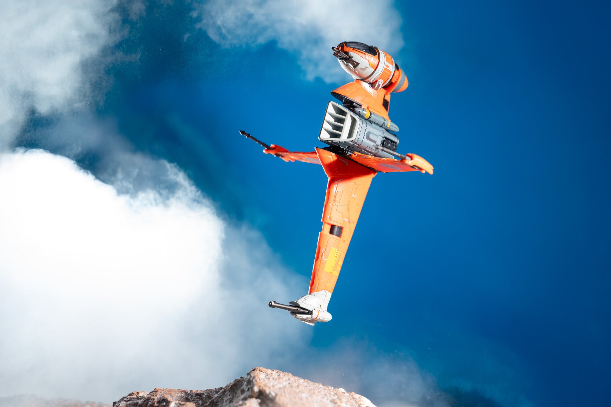 SWJ0472_StarWars_HerasB-Wing_Artistic-Fig010_lpr.jpg