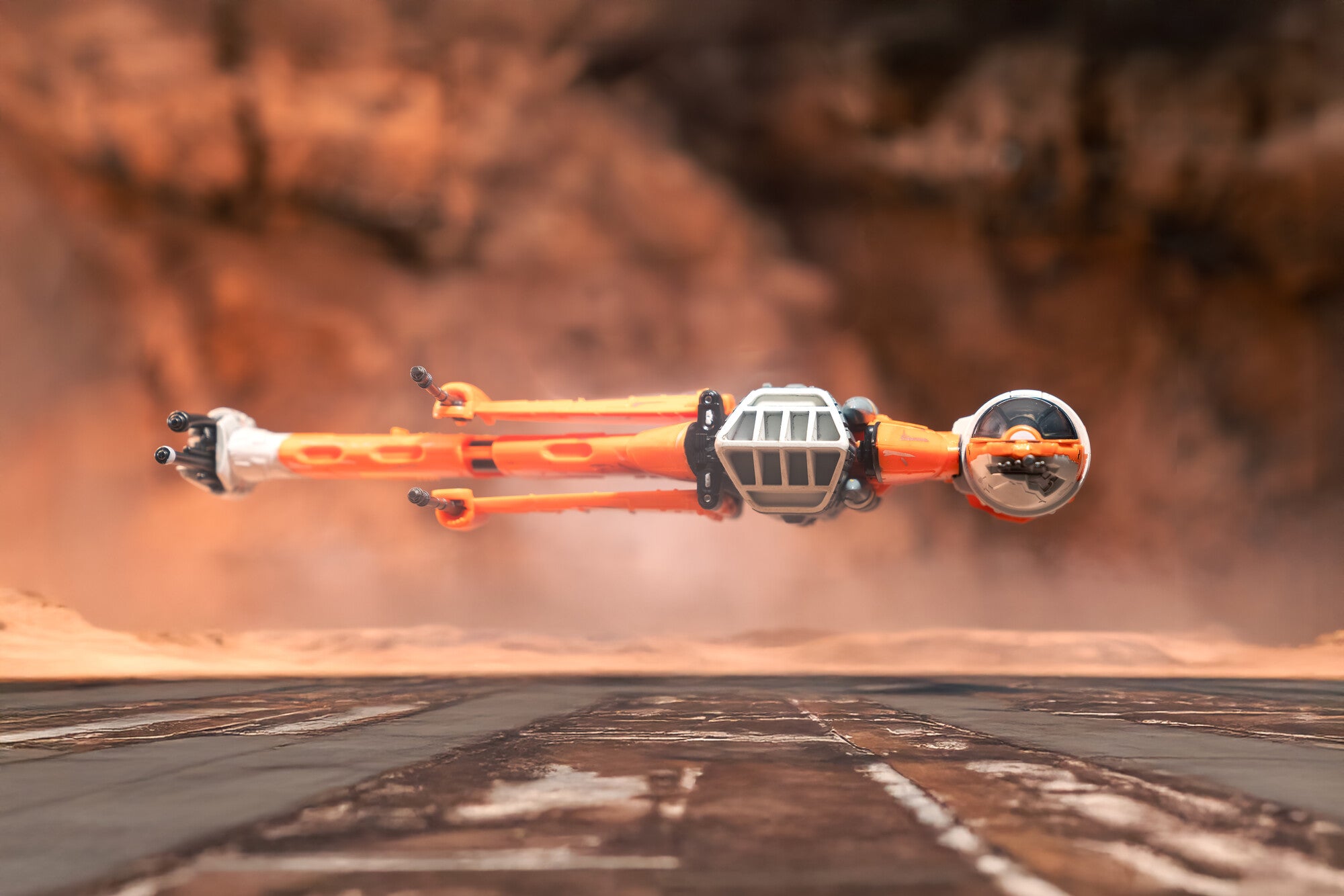 SWJ0472_Star_Wars_Hera_s_B-Wing_Artistic-Fig_005_lpr.jpg